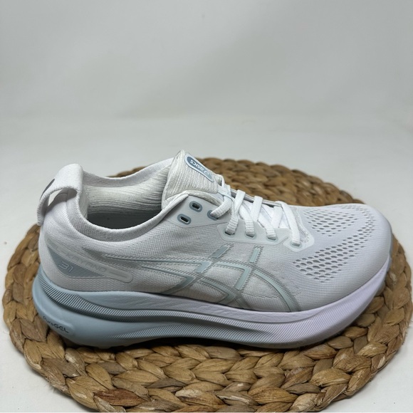 ASICS Gel Kayano 31 Running Shoes White Dolphin Grey Size 7.5 Women's - Picture 1 of 9
